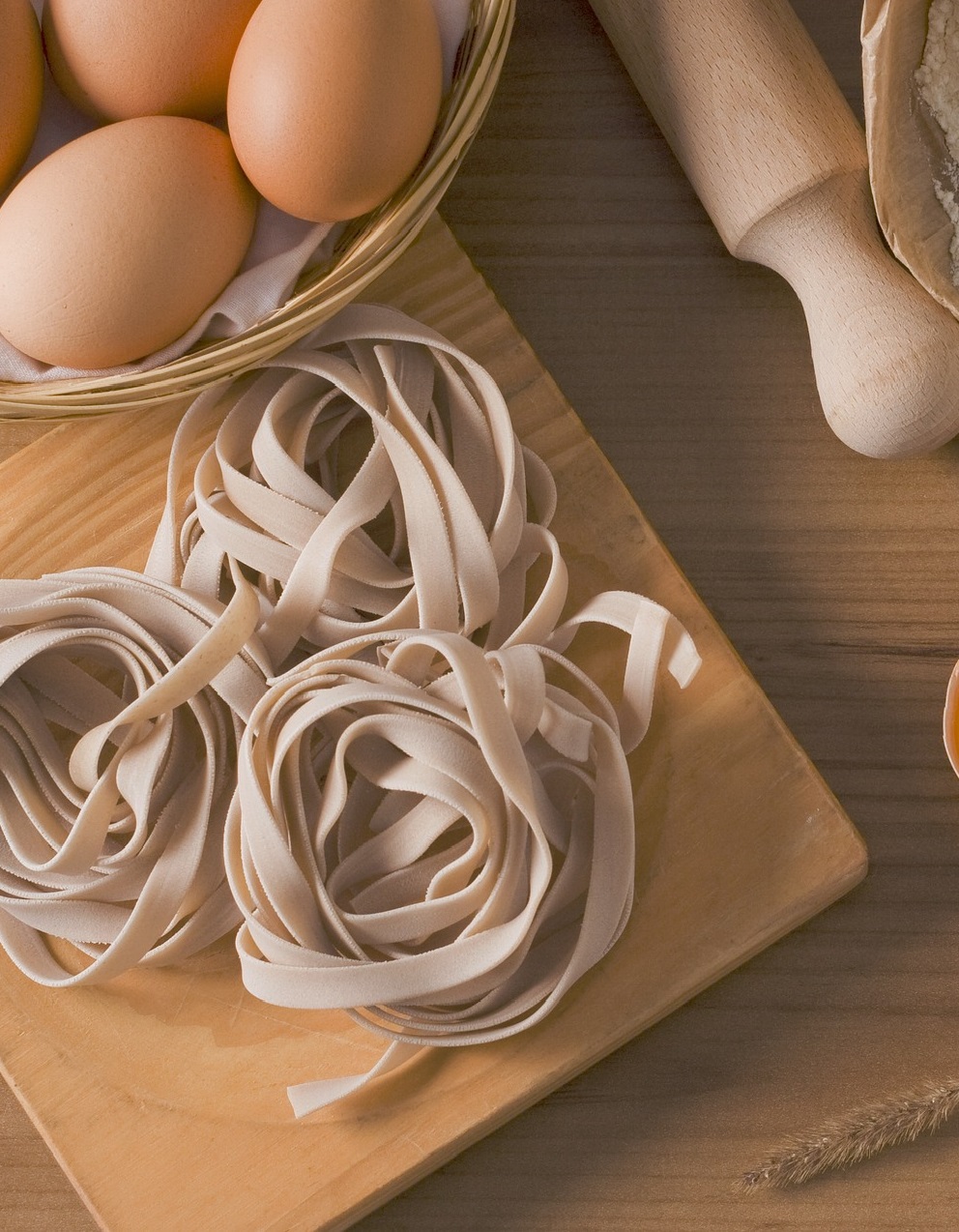 卵と麺の画像